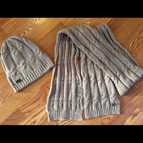 Burberry Cable Knit Hat & Scarf in Beige main image 4
